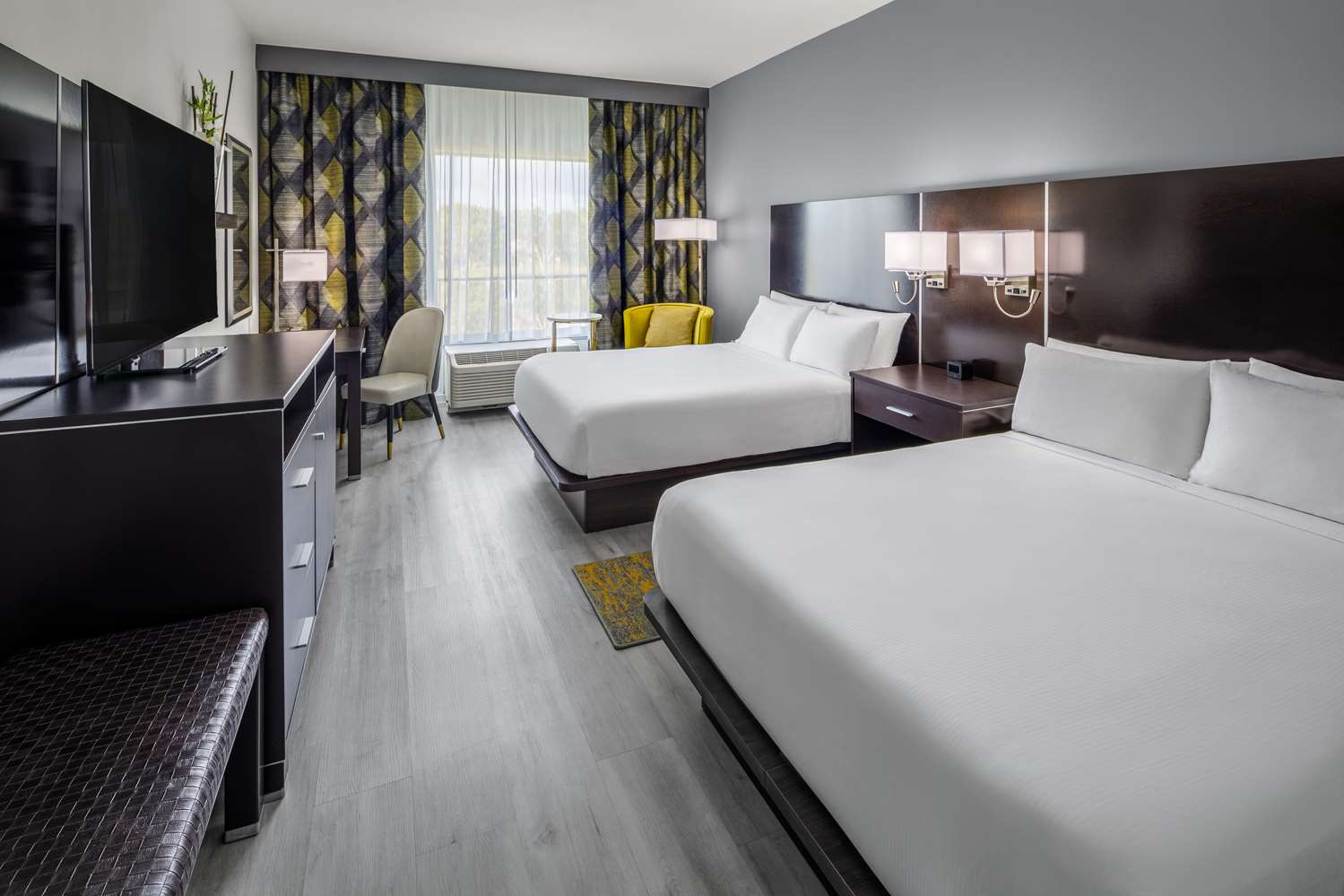 room, 2 queen beds