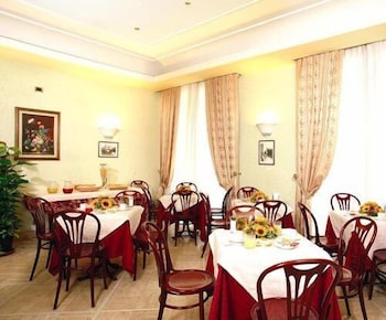 Hotel Dina 48/53