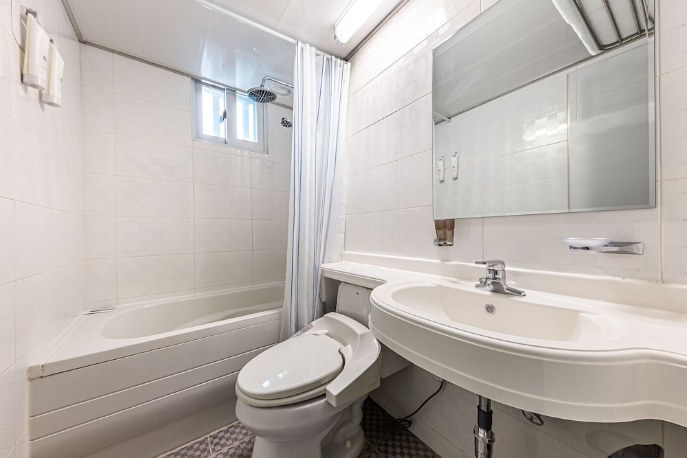 Friendly Dh Naissance Hotel By Mindrum Group 47/48