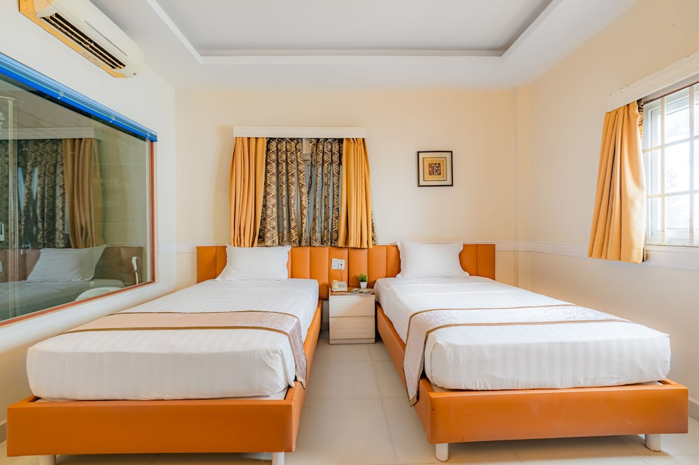 Fortune 1127 Hotel 5/35