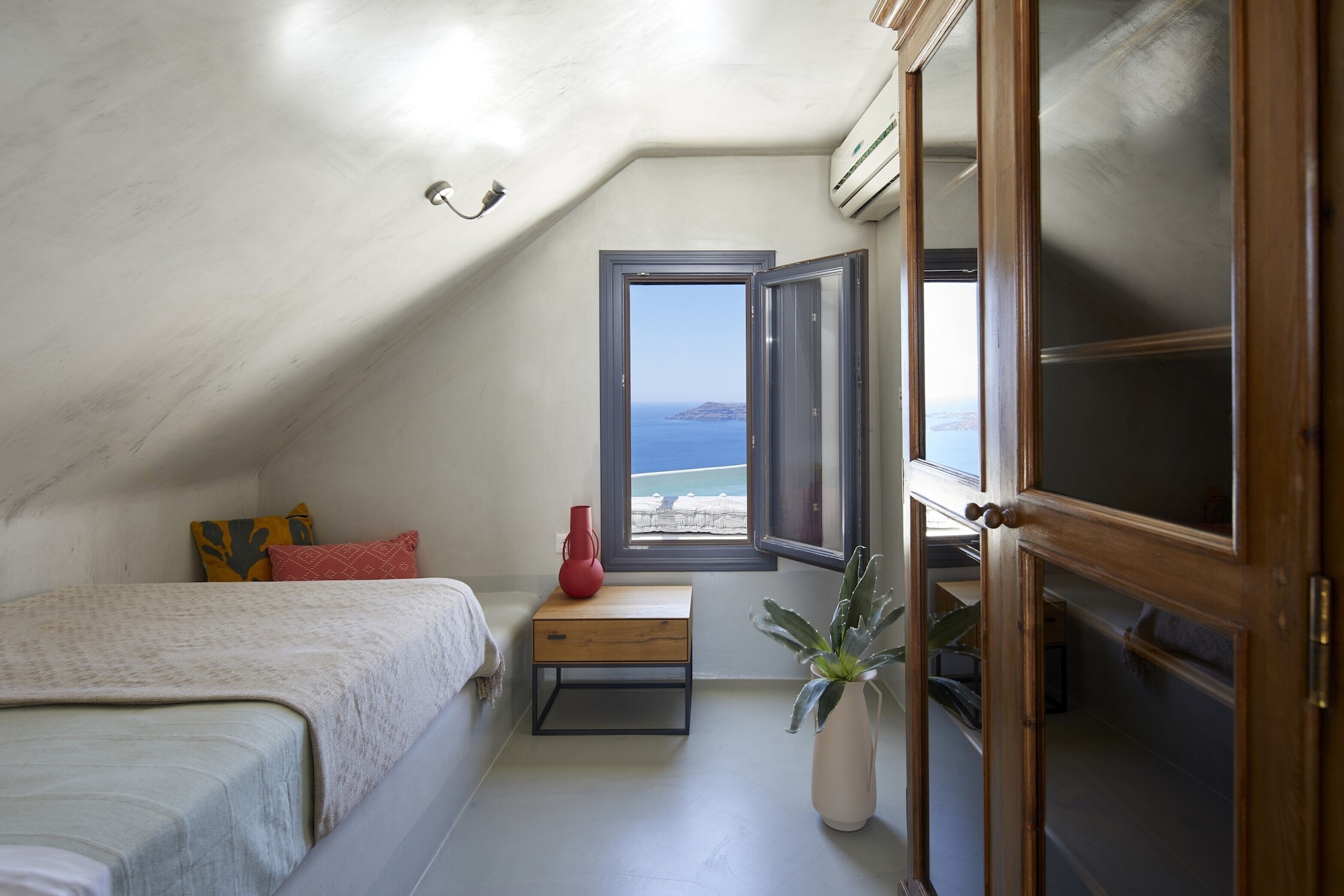 Honeymoon, Grand, Villa, 1 Queen and 1 Single Bed, Caldera View, Hot Tub