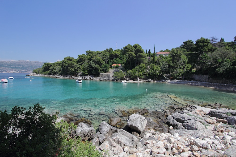 Kalamota Beach House 27/68