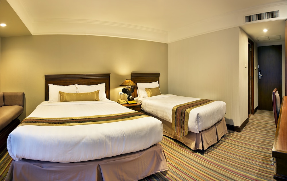 Royal Rattanakosin Hotel 11/63