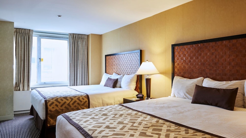 Room at Skyline Hotel New York, NEW YORK - NY