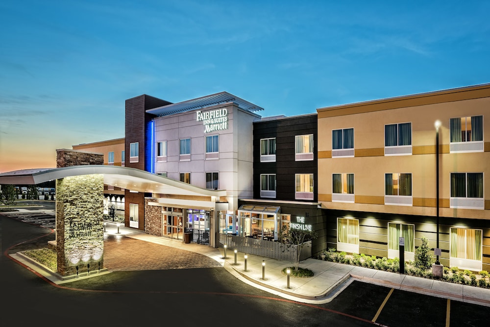 FAIRFIELD INN AND SUITES VAN CANTON AREA