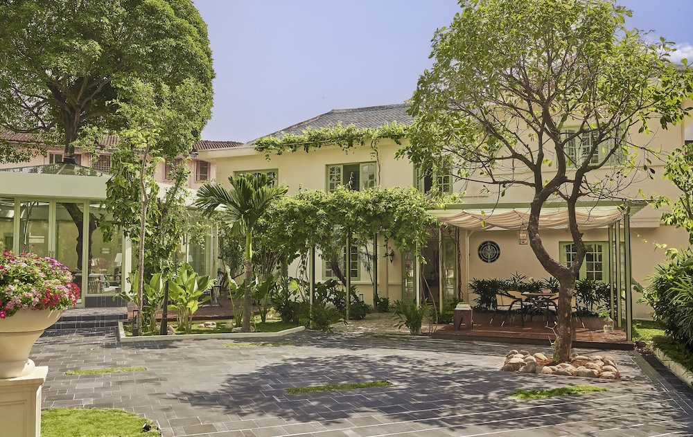 President Maison Signature by M Village, a brand of Modern Village Lifestyle 45/61