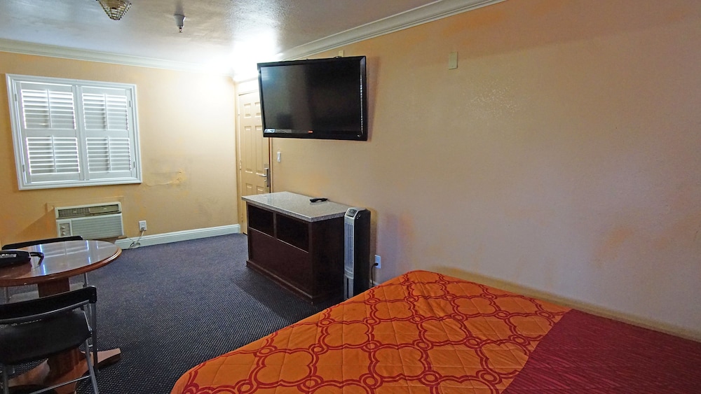 Lincoln Motel 42/58