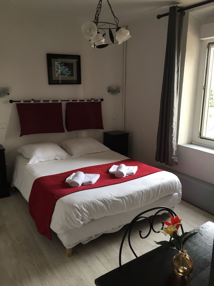 HOSTELLERIE DE LA SOURCE 26/49