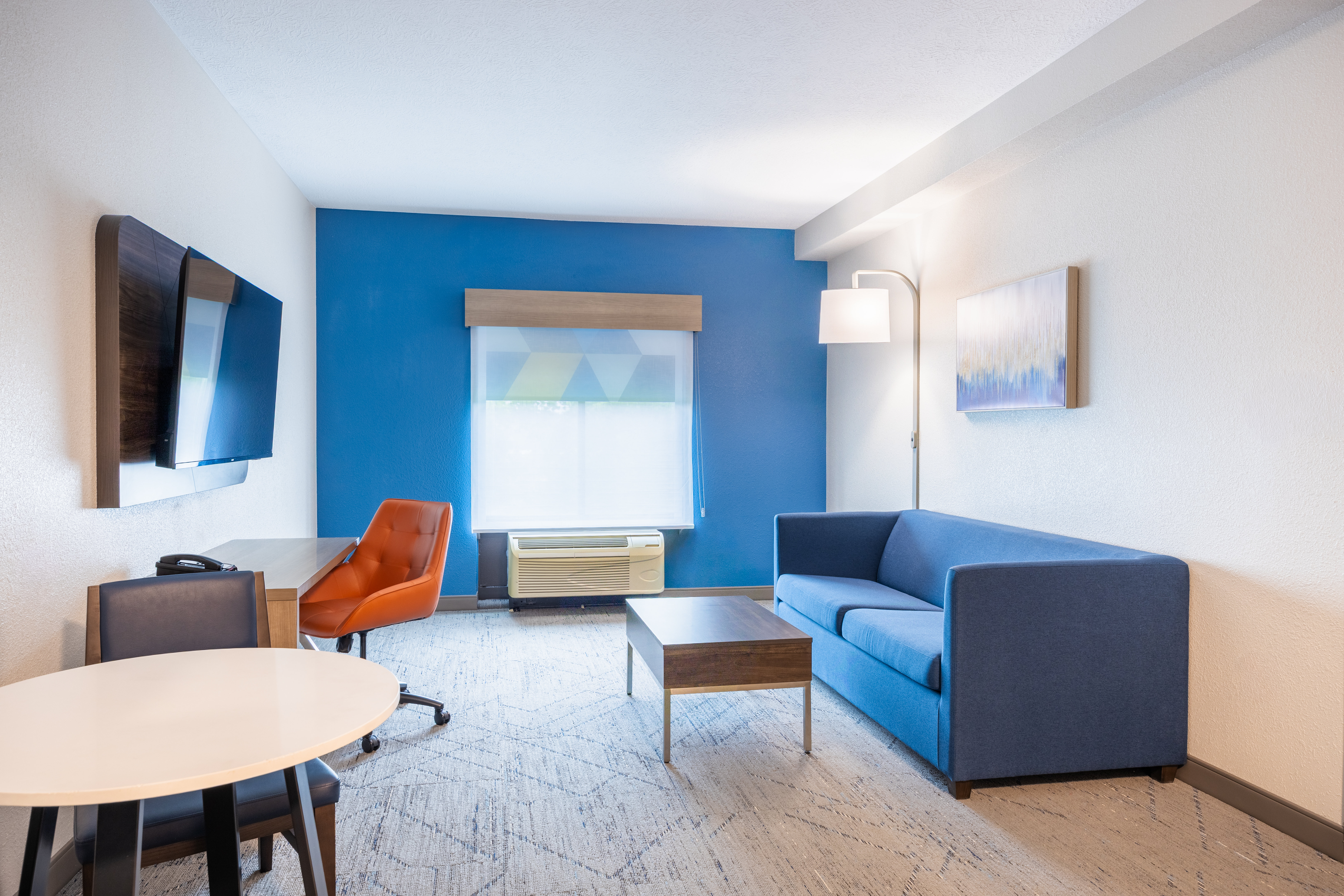 Holiday Inn Express Hotel Suites Columbus Polaris Parkway 56/77
