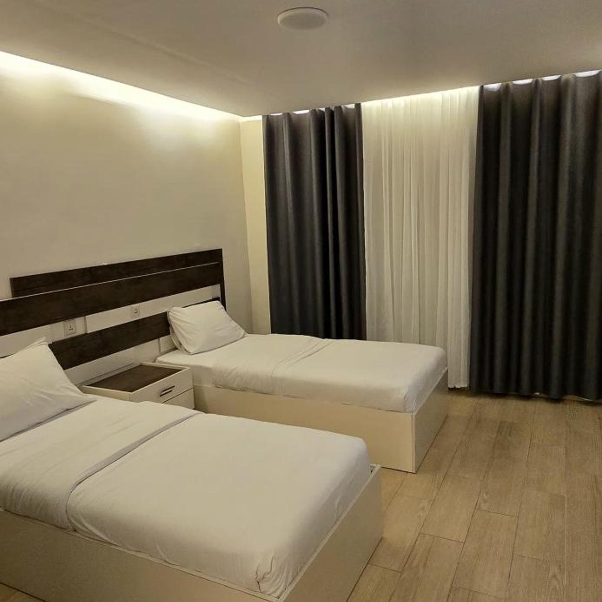Balcony Hotel and Suites 10/49