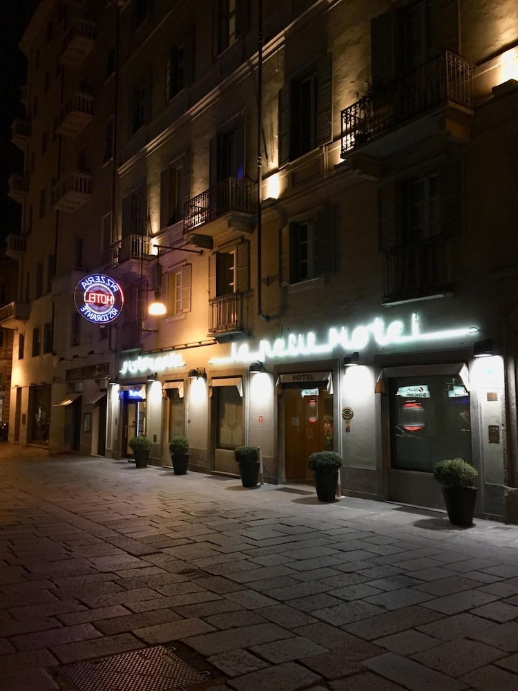 Le Petit Hotel 3/59