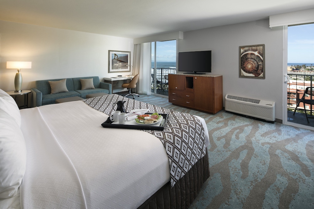 Crowne Plaza Ventura Beach 24/74
