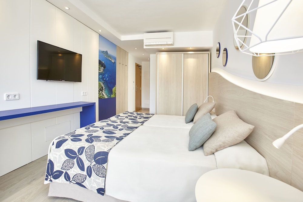 Universal Don Camilo Aparthotel 22/71