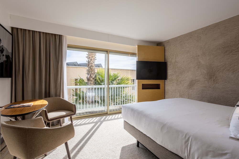 Executive, City View
