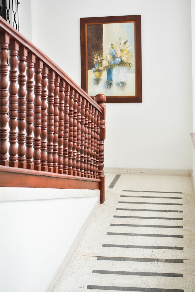 Hotel Karlo 5/50