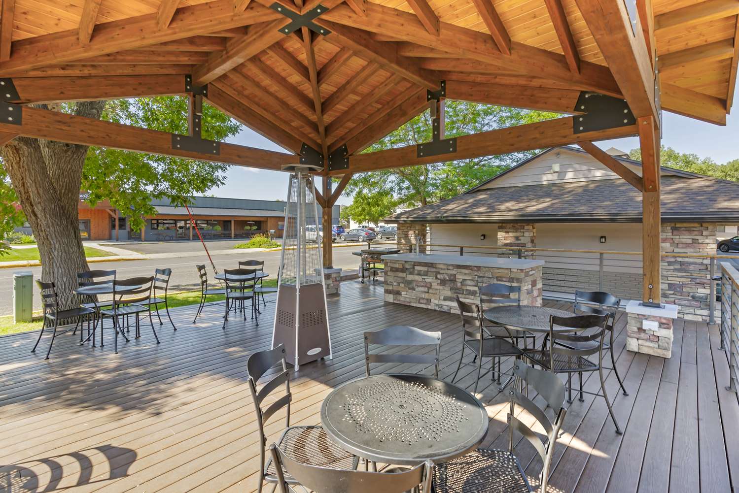 Best Western Sunset Inn 18/24
