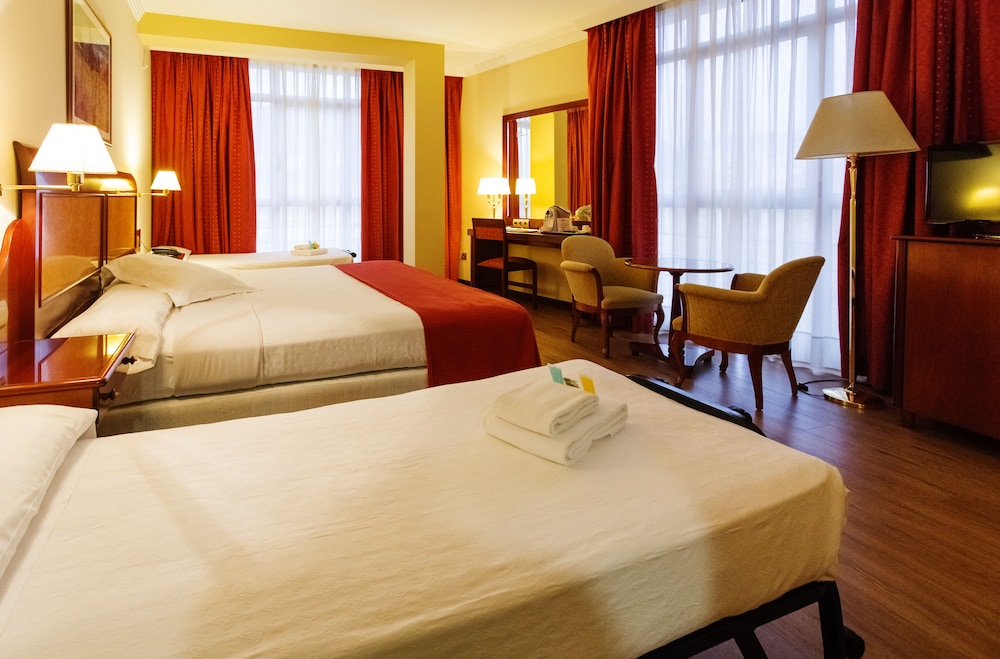 Gran Hotel De Ferrol 7/32