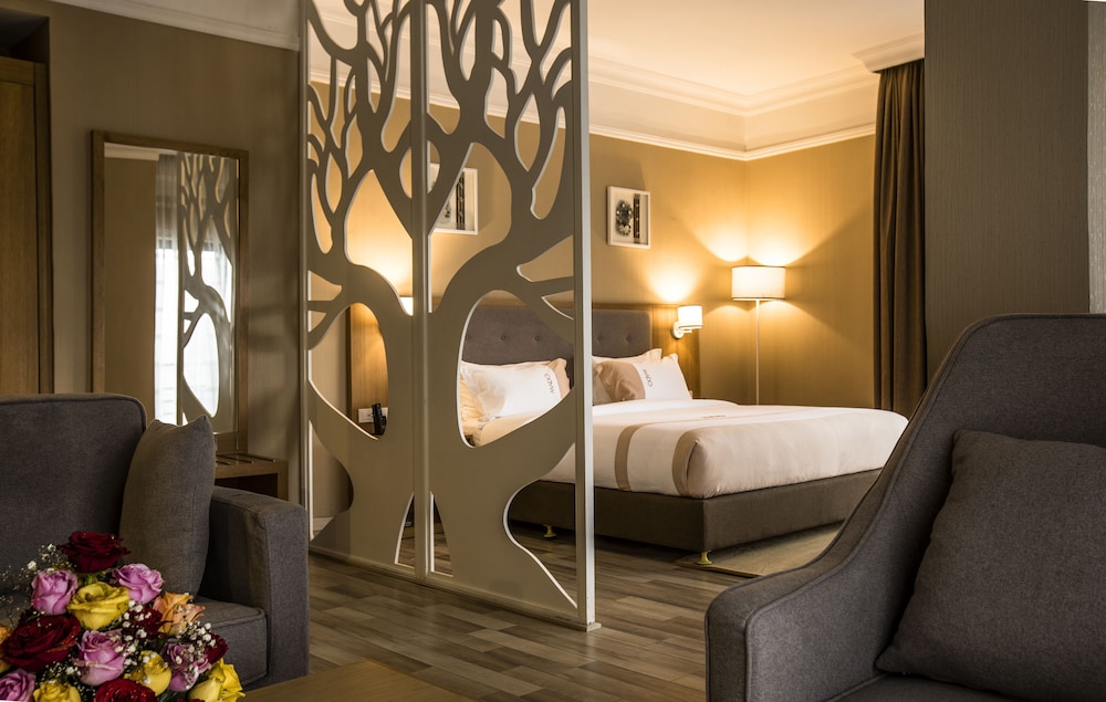 Mado Hotel 23/66