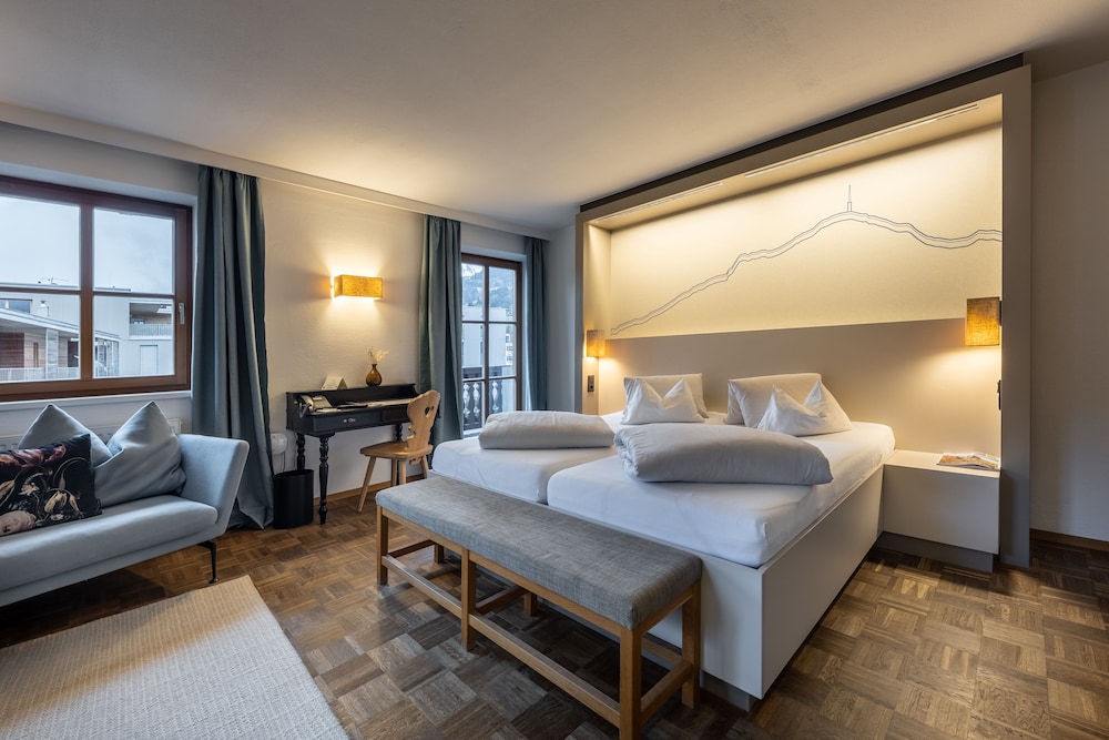 Deluxe, King Bed