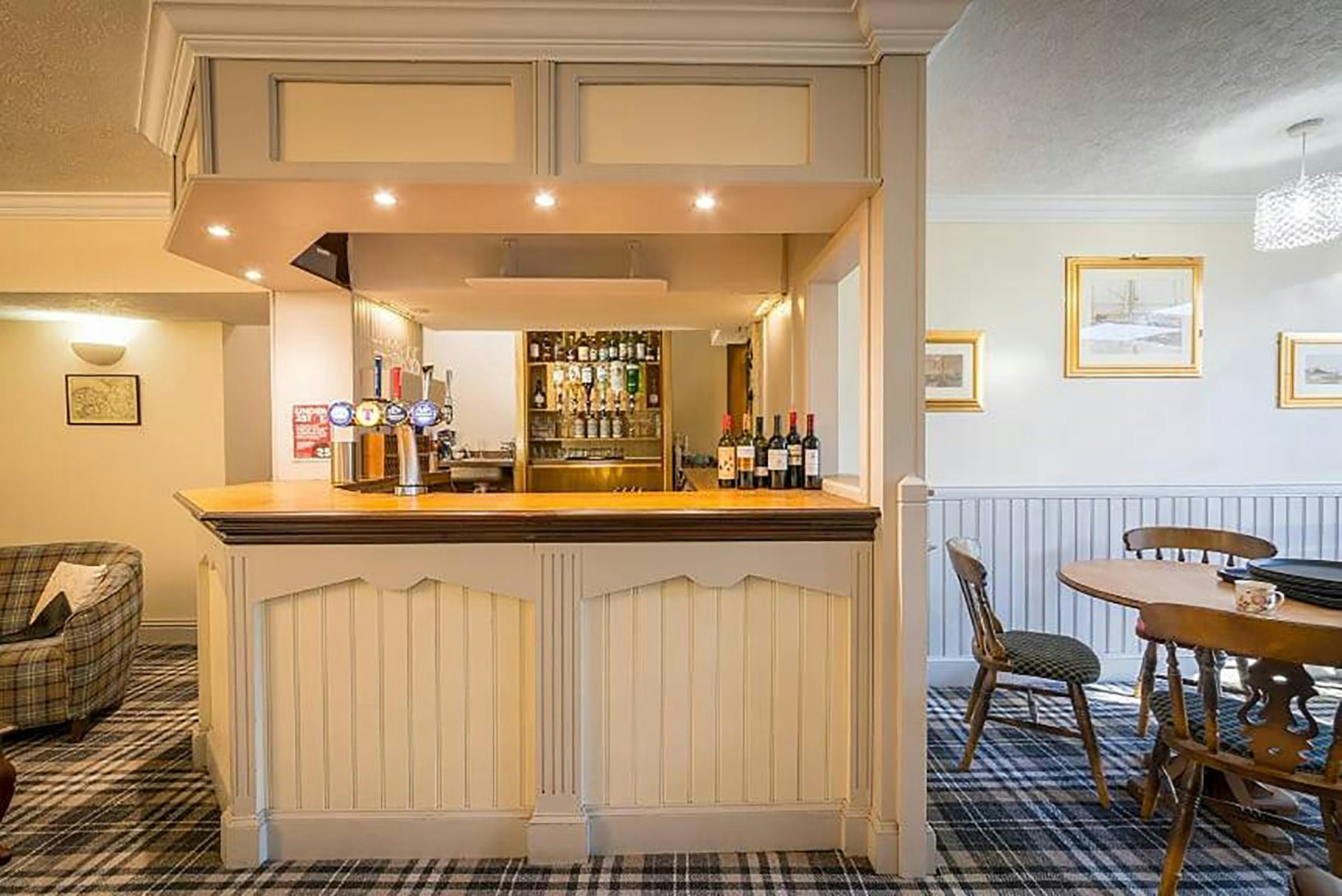 CASTLETOWN HOTEL 36/40