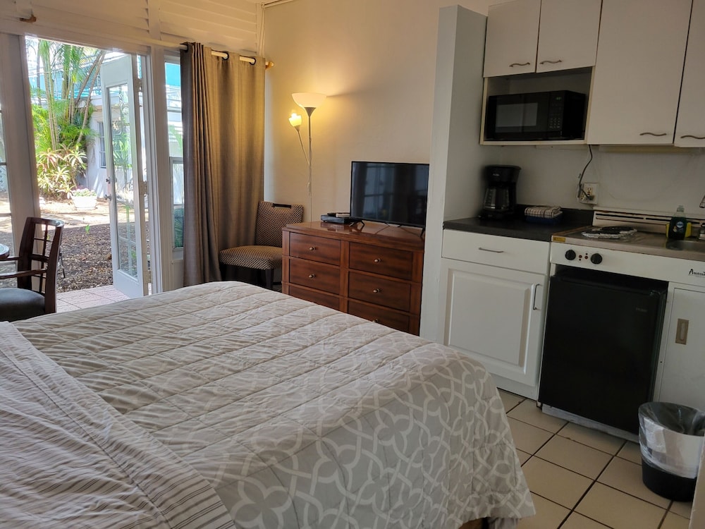 Green Island Inn 17/50