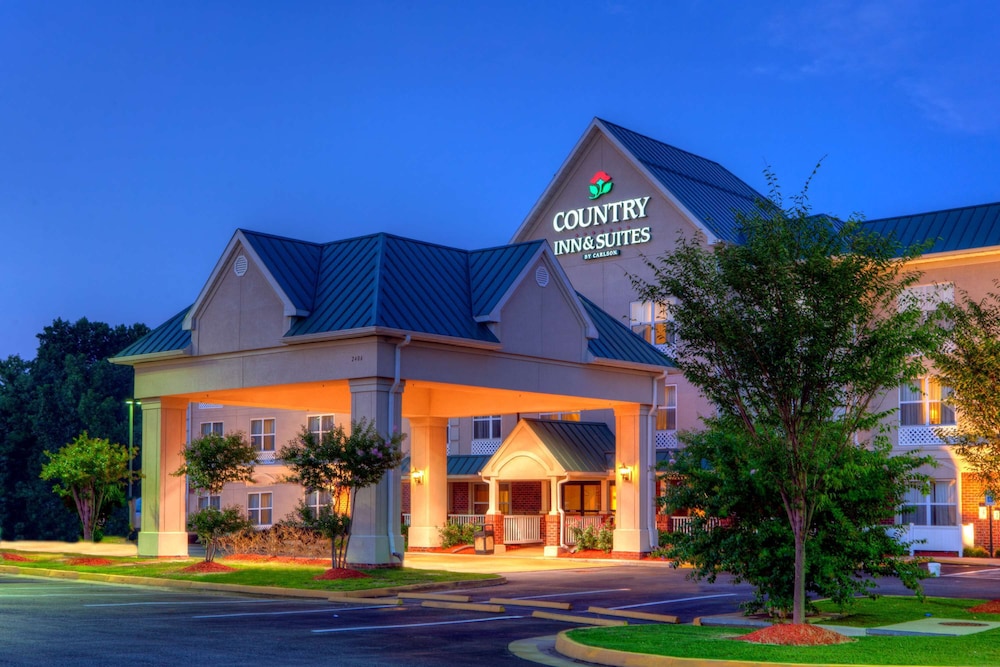 Country Inn & Suites by Radisson, Chester, VA 4/24