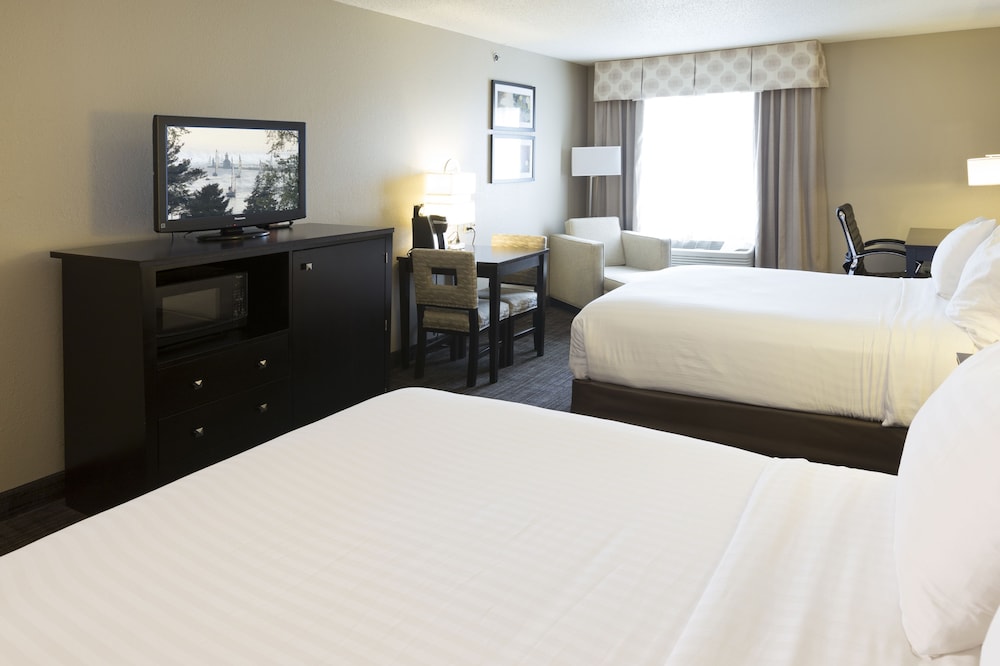 Holiday Inn Express Suites St Joseph 14/69