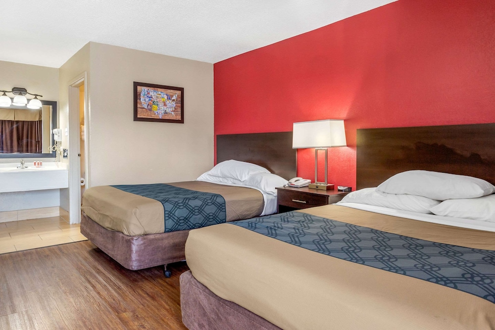 Econo Lodge Shorewood 11/31