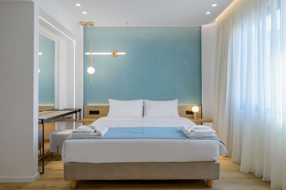 SUITE, ACROPOLIS VIEW