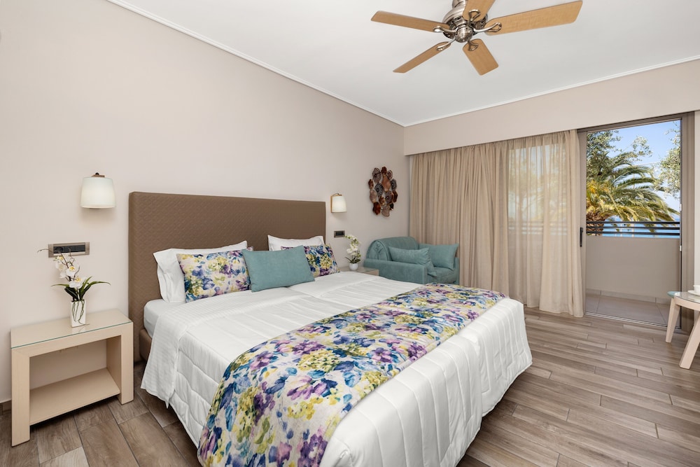 Comfort, Bungalow, Double Bed, Front View