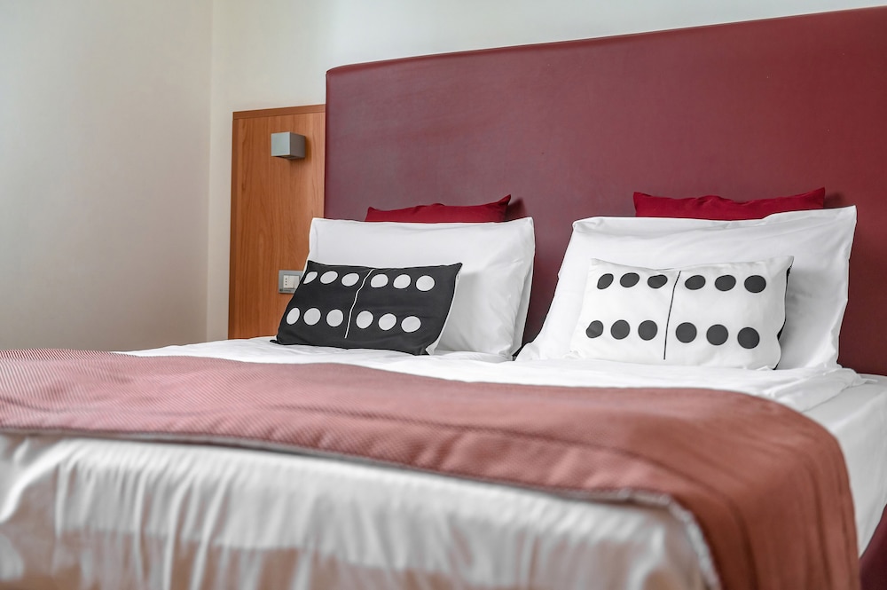 Domino Suite Hotel 15/50