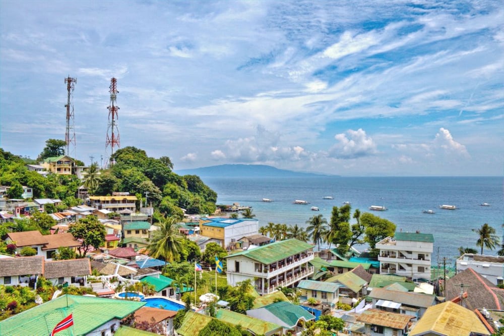 Angelyn S Dive Resort 19/29