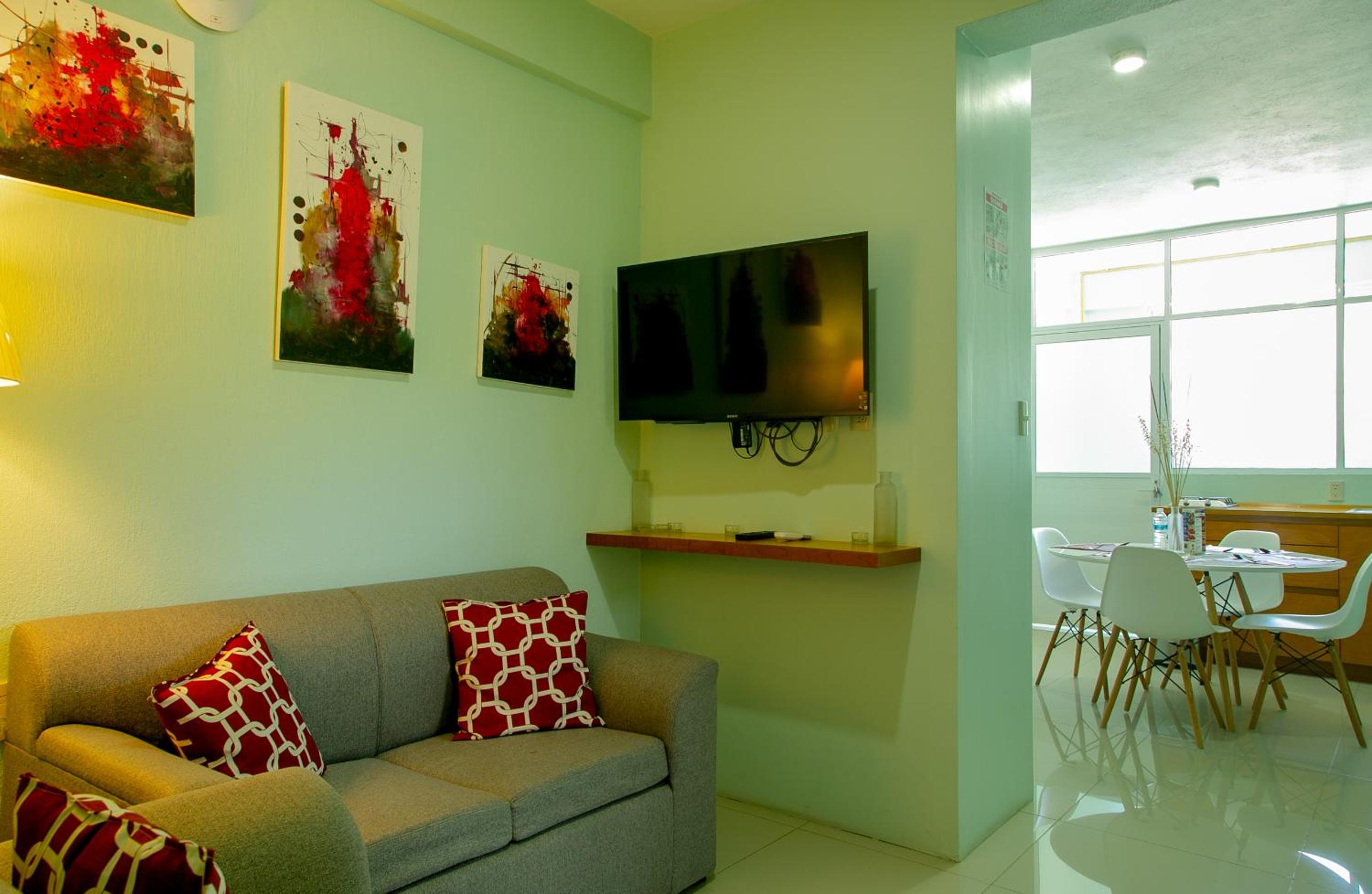 Relax Inn Suites 30/50