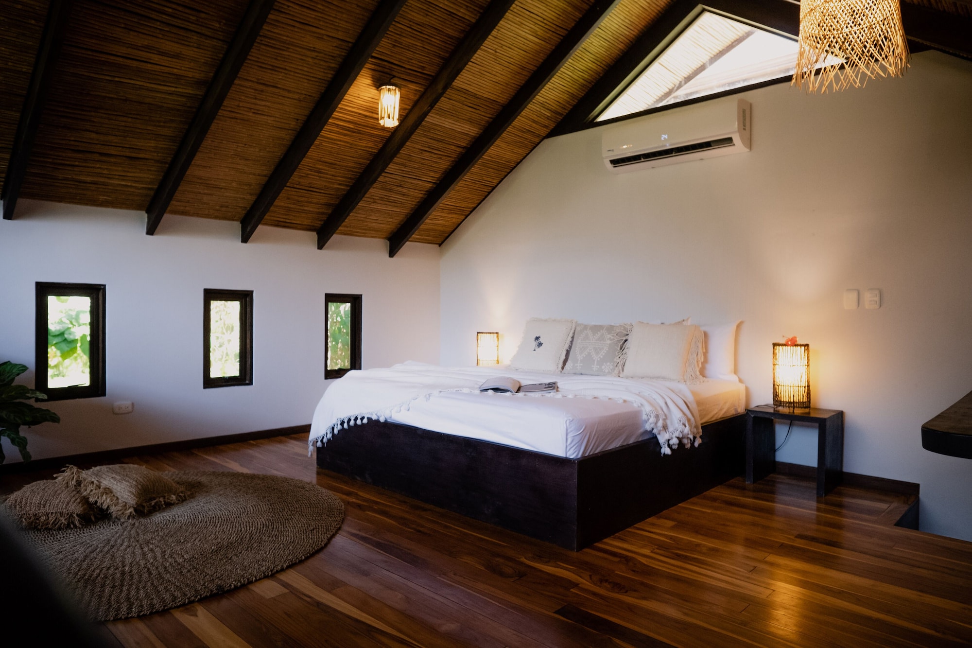 فيلا بسرير كينج وسريرين منفصلين بإطلالة على المسبح بغرفتي نوم بمطبخ، Lua Villas 4/8
