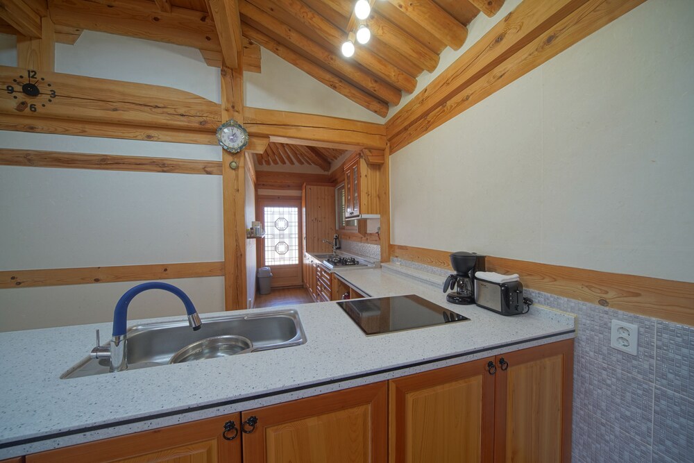 Hanok1st 47/48