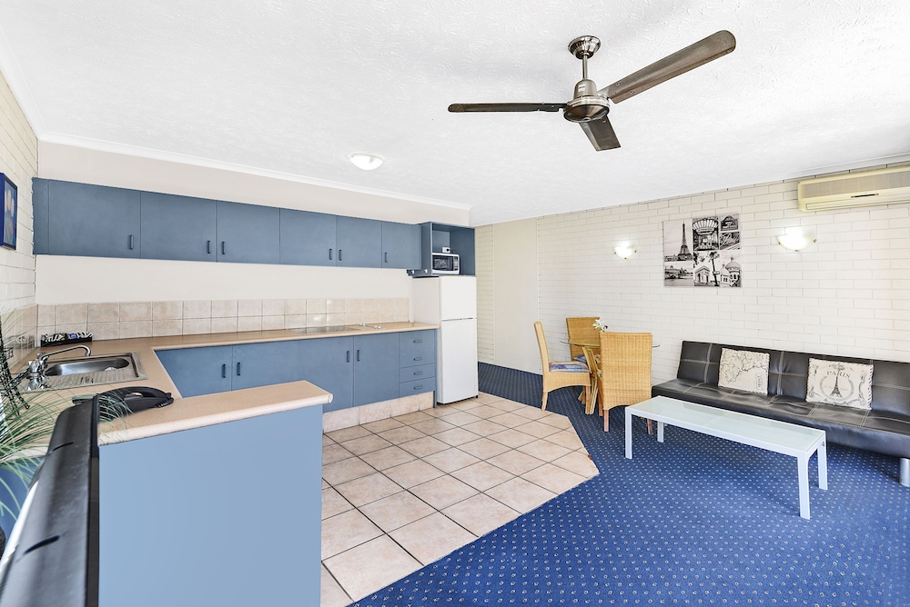 BEST WESTERN BROADBEACH TRAVEL INN APARTMENTS 50/70