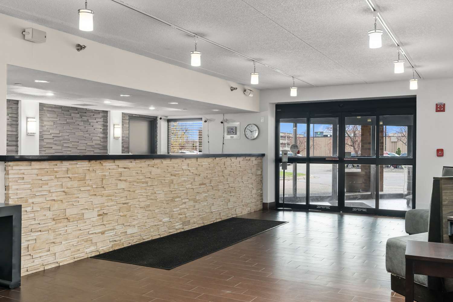 Quality Inn & Suites Mall of America - MSP Airport 2/38