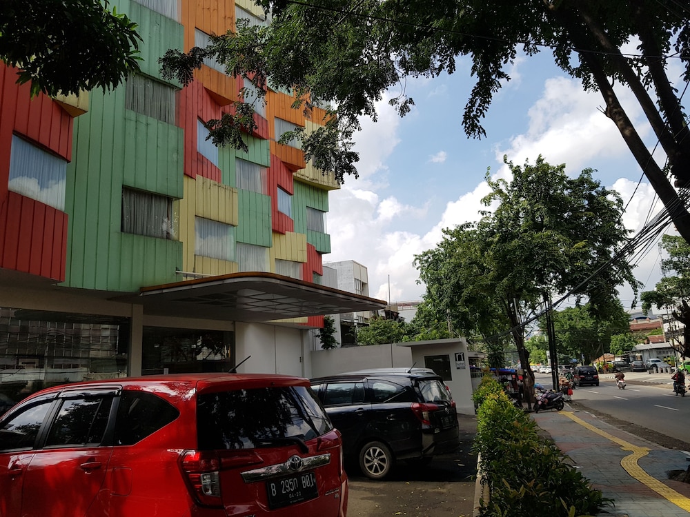 N3 Hotel Zainul Arifin 33/37