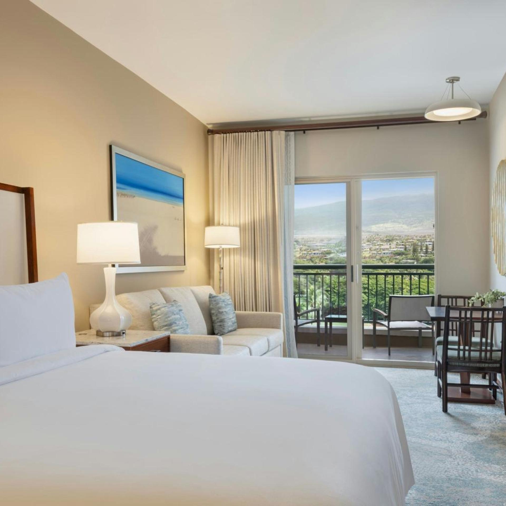 Room, King Bed, Island View