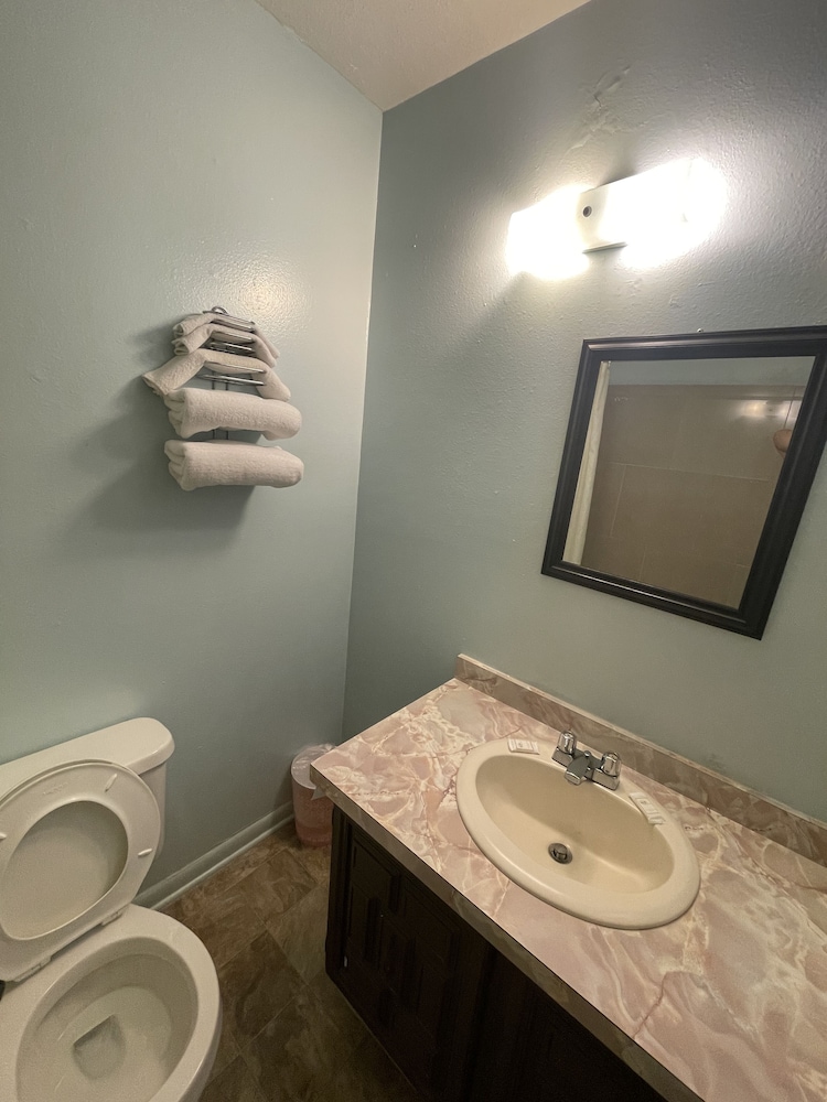 Rodeway Inn 16/17