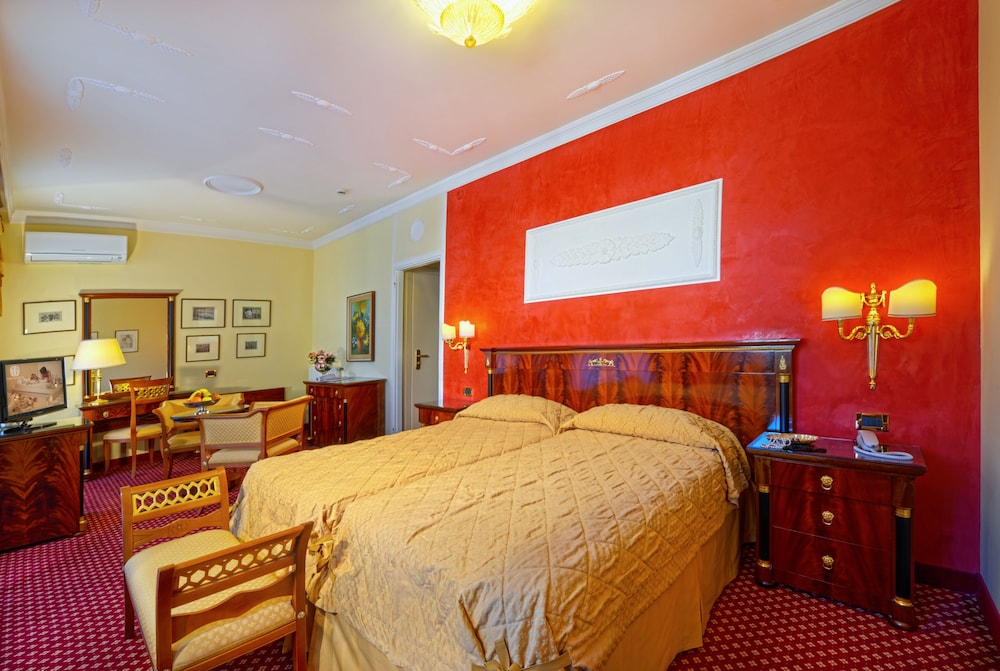 LUXURY, DOUBLE BED, POOL VIEW, TERRACE