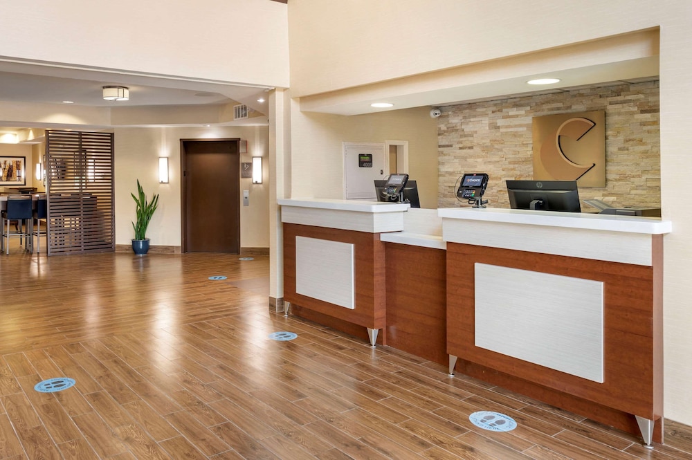 Comfort Suites Lafayette University Area 6/56