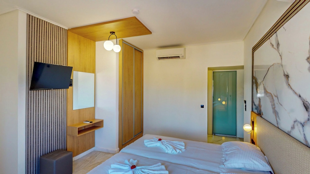 Chrispy Beach Resort 4/43