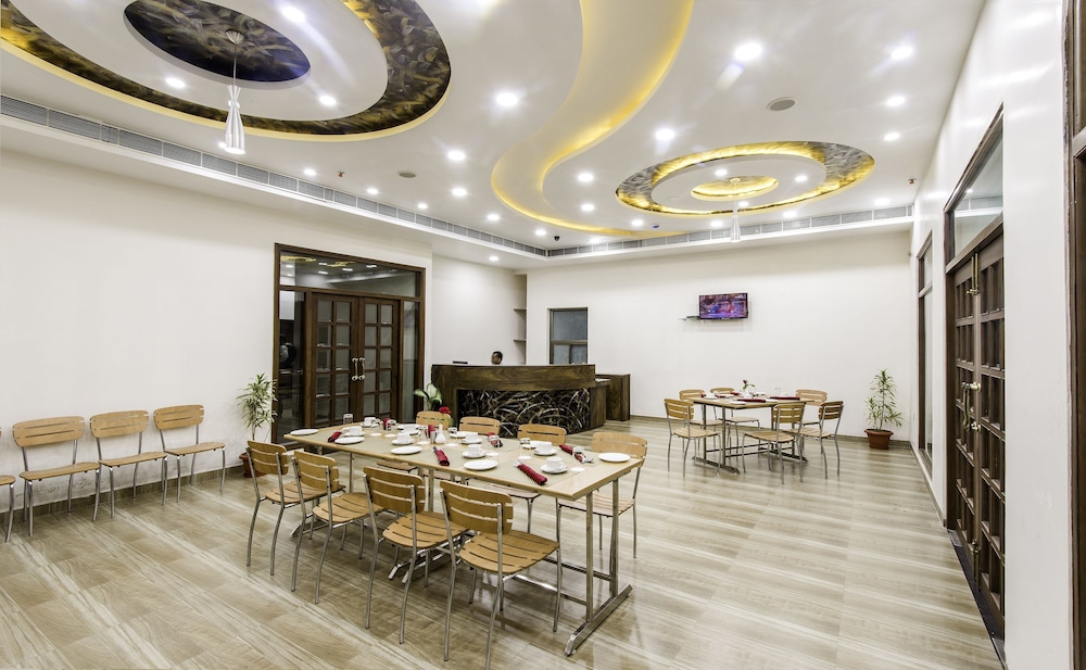 Hotel Yash Regency 10/49