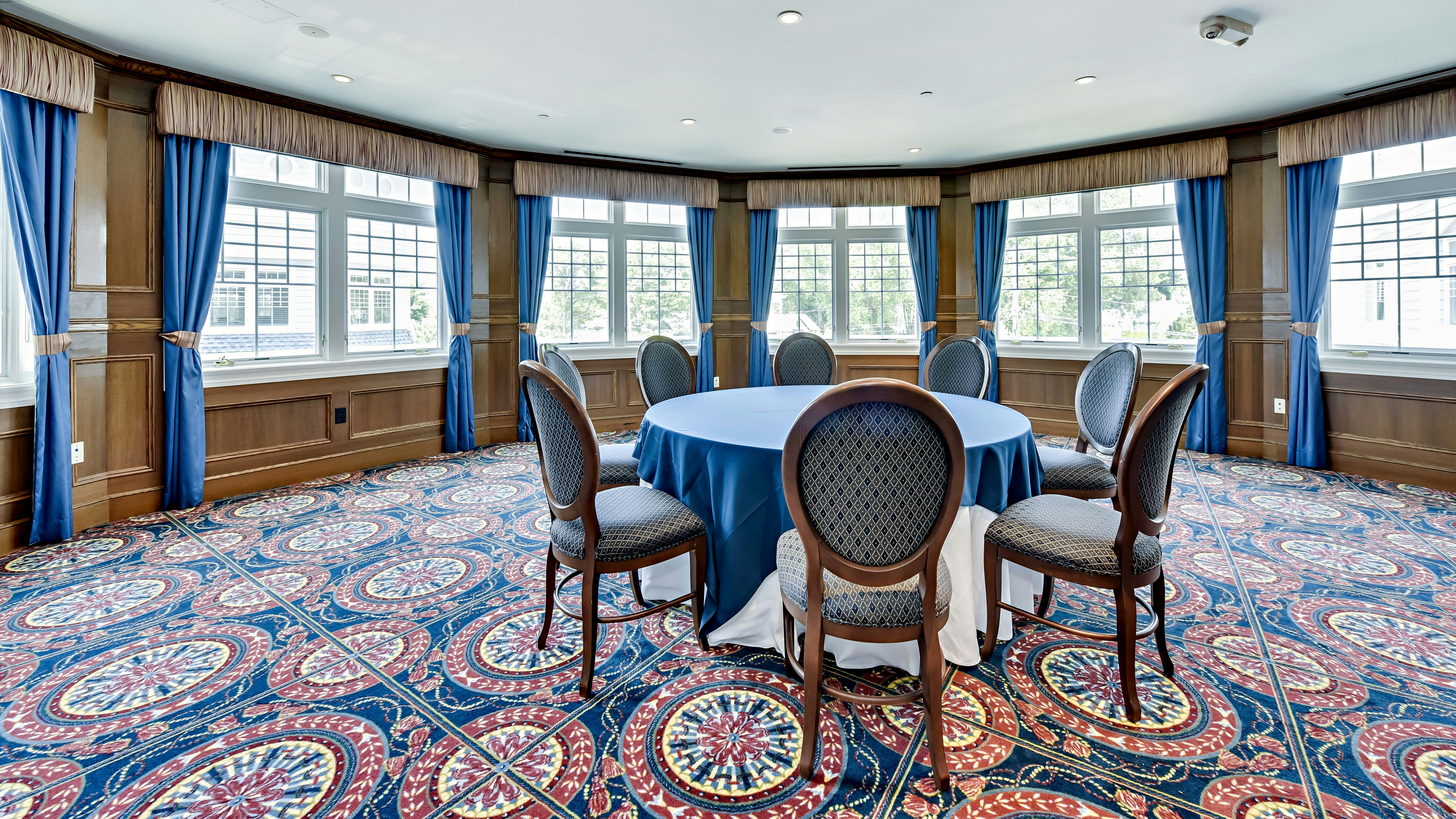 Madison Beach Hotel, Curio Collection by Hilton 65/88