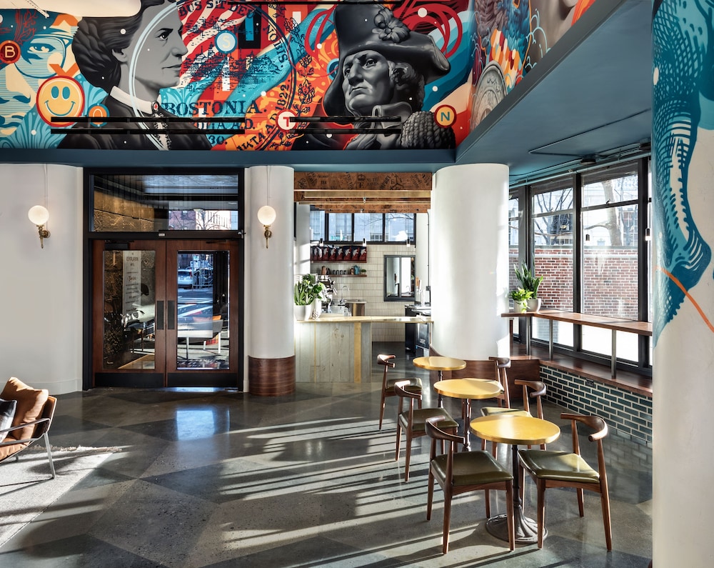 The Revolution Hotel 46/64