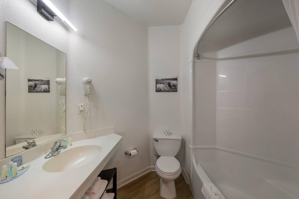 Standard, King and Queen Bed, Quality Inn Yuba City/Marysville, CA 5/5