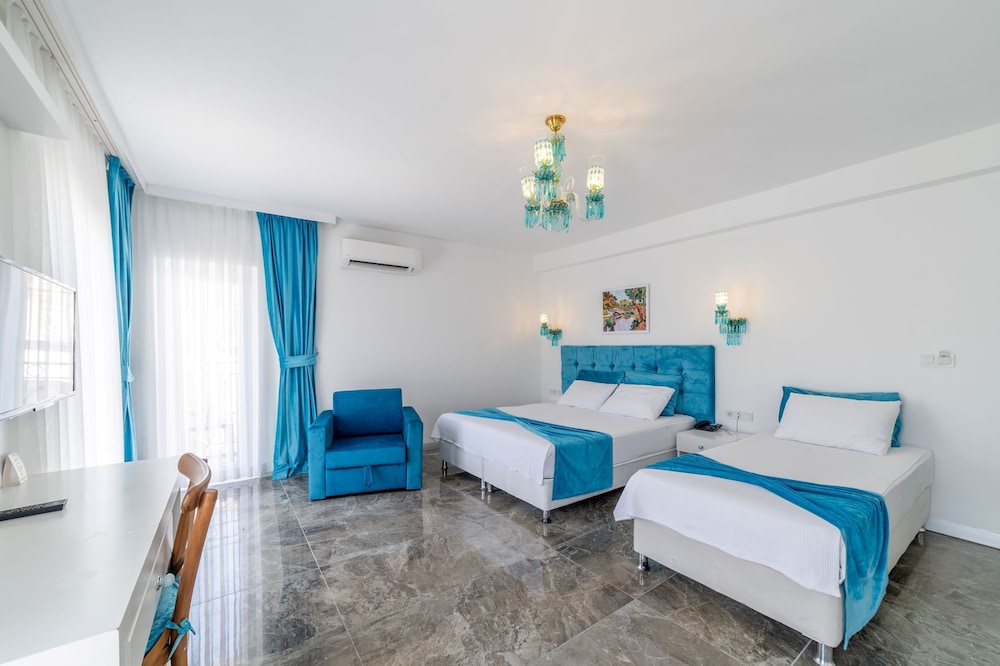 Dam Hotel Lara 7/22