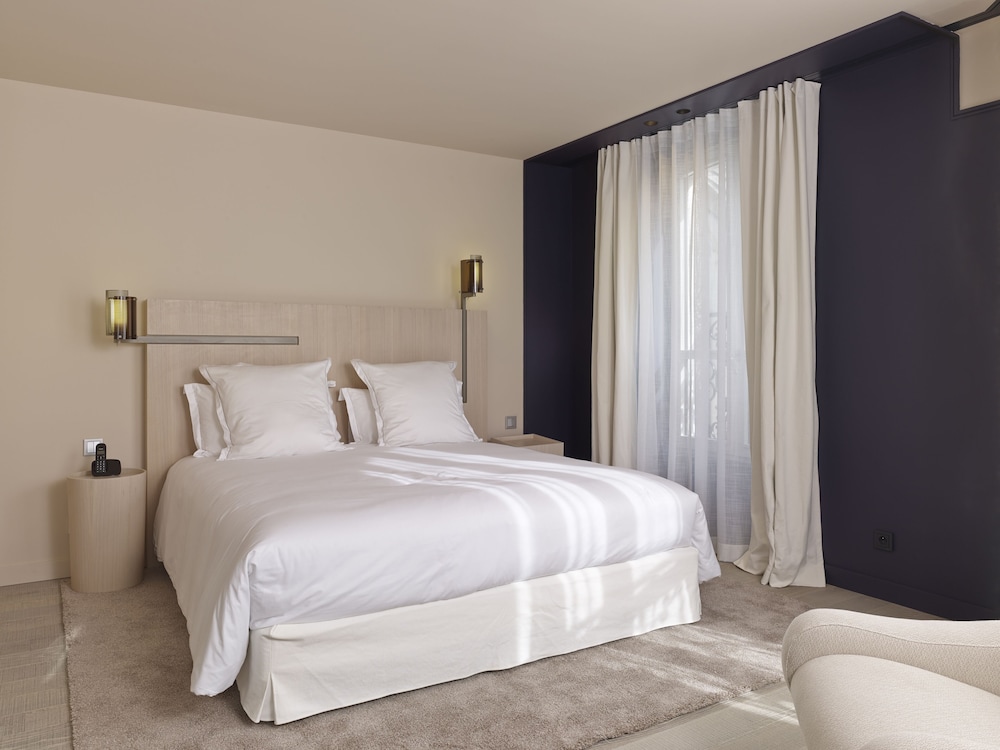 HOTEL DE NELL 10/52
