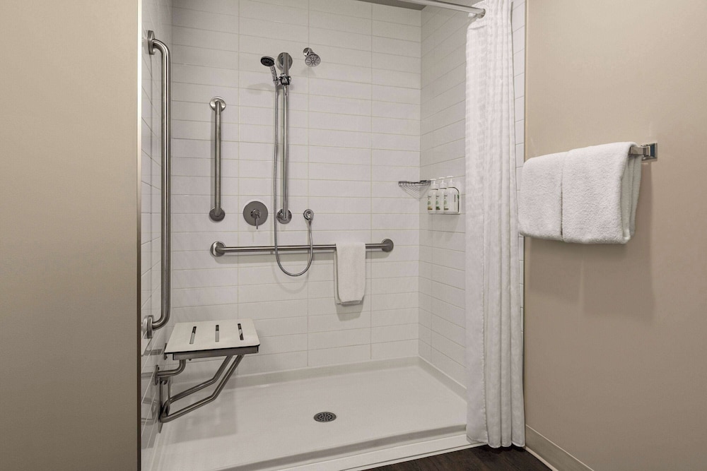 Microtel Inn & Suites by Wyndham Boisbriand 33/35